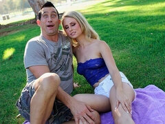 Gros cul, Grosse bite, Gros seins, Blonde, Sucer une bite, En levrette, Mère que j'aimerais baiser, Pute