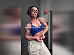 ThickMouse9s British Casting Leads to Creampie for 18-Year-Old
