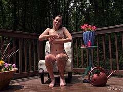 Leie, Braunhaarige, Hd, Masturbation, Im freien, Solo, Titten, Spielzeuge