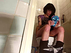 Erniedrigung, Ungarisch, Zierlich, Sklave, Jungendliche (18+), Toilette