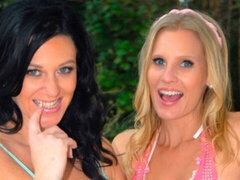 69, ベッドルーム, デカパイ, 茶髪の, 指いじり, レズビアン, なめる, 淫乱熟女