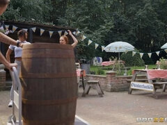 Минет, Член, Собачьи, Сперма на лице, Секс без цензуры, На природе, На публике, Подглядывание