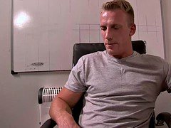 Lieveling, Hardcore, Latijnse vrouw, Politie, Roodharige vrouw, Kousen