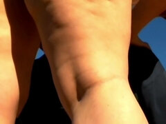 Grote mammen, Pijpbeurt, Bruinharig, Classisch, Diep in de keel, Harig, Tepels, Kut duiken