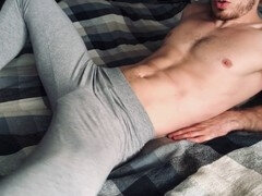 I pleasure myself and cum in gray leggings after a workout! Russian guy's solo session!