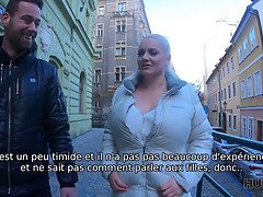 Hunt4k. bombasse blonda à gros seins préfère les messieurs avec