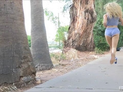 Robe, Talons, Masturbation, Orgasme, Public, Solo, Gicler