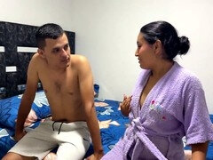 18, アスtoマウス, 叔母, デカ尻, 中出し, 自家製, インド人, 母