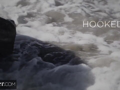 お尻, ブロンド, 顔射, 手コキする, なめる, オマンコ, 馬乗り, オッパイの