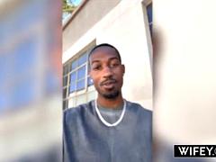 Большой член, Черные, Блондинки, Кончили внутрь, Черненькие, Ласковые ручки, Межрасовый секс, Втроем