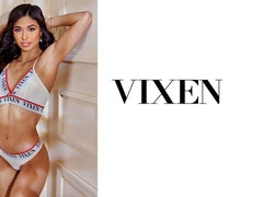 Gros cul, Grosse bite, Sucer une bite, Brunette brune, En levrette, Seins naturels, Adolescente, Nénés