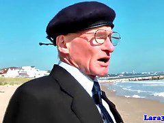 Bruinharig, Sperma in gezicht, Hd, Latex, Moeder, Kut duiken, Stiefmoeder, Trio