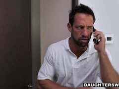 Brunette brune, Tir de sperme, En levrette, Famille, Groupe, Hard, Embrassement, Nénés