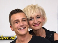 Blondine, Tschechisch, Fingern, Lecken, Reif, Mutti, Strümpfe, Ablutschen