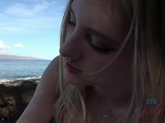Bikini, Penetracion con dedos, Novia, Orgasmo, Al aire libre, Pov, Tragarse, Voyeur