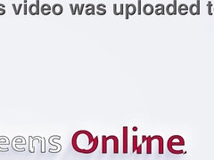 18 jaar, Grote mammen, Oudere vrouw, Lesbisch, Natuurlijke tieten, Olie, Slet, Tieten likken