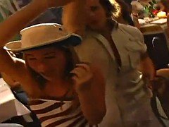 Одетые девушки голые парни, Танцы, Группа, Стриптиз