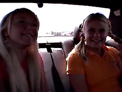 Amateur, Nana, Blonde, Voiture, Fétiche, Doigter, Public, Adolescente