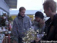 Pummelig, Geile alte tussi, Oma, Reif, Mutti, Orgie, Party, Flotter dreier