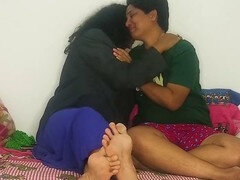 18 años, Lesbiana, Lamidas, Masturbación, Maduro, Pequeña, Coño, Medias largas