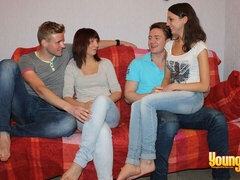 Leie, Tussi, Grosser arsch, Blasen, Hundestellung, Flotter vierer, Lecken, Jungendliche (18+)