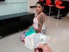 Arsch, Schwanz, Hundestellung, Handjob, Latina, Hausmädchen, Entkleiden, Tätowierung