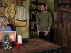 Slaapkamer, Grote mammen, Blond, Pijpbeurt, Handbeurt, Masseren, Moeder die ik wil neuken, Vrouw