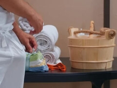 Gros cul, Blonde, En levrette, Faciale, Massage, Huilée, Culottes ou slips, Tatouage