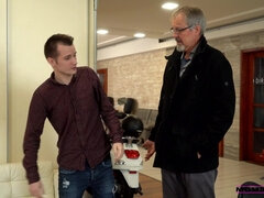 Sharon White Mesmerizes with Stepmom Masturbation Heat