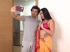 Tussi, Grosser arsch, Grosser schwanz, Knallhart, Indisch, Hausmädchen, Milf, Schlucken