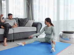 Lend Alyssia A Hand - brunette hoe Alyssia Kent pays with her wet dripping pussy