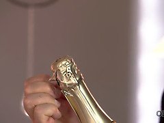 Sucer une bite, Brunette brune, Papa, Doigter, Hd, Léchez, Mature, Fils