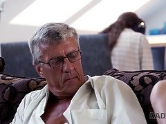 18, フェラチオ, 茶髪の, 捕まる, 爸, Hd, オナニー, ティーン