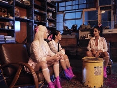 Interracial, Lesbiana, Lamidas, Al aire libre, Coño, Trio