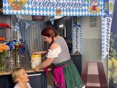 デカパイ, ブロンド, 巨乳な, レズビアン, メイド, 熟年, 淫乱熟女