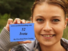 18 jaar, Grote kont, Grote lul, Hondjeshouding, Natuurlijke tieten, Buiten, Tiener, Tieten likken