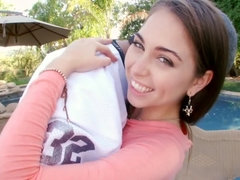 Blasen, Braunhaarige, Spermaladung, Puppe, Handjob, Interrassisch, Im freien, Jungendliche (18+)