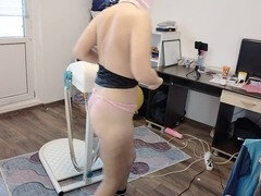 First-time milf Amateur_Ms gets off with a vibrator