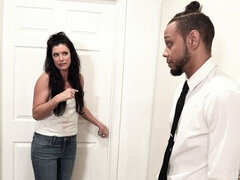 Schwarz, Blasen, Braunhaarige, Hundestellung, Handjob, Interrassisch, Flotter dreier, Titten