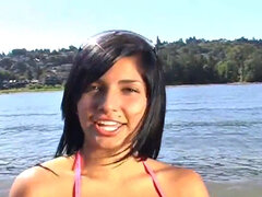 18 años, Playa, Bikini, Pequeña, Sexo soft, Desnudarse, Calientapollas, Adolescente