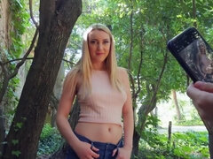 Amateur, Pareja, Corridas faciales, Jeans, Al aire libre, Público, Hilo dental, Tetas