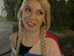 Blondine, Fetisch, Fussjob, Hotel, Milch, Zopf, Pov, Jungendliche (18+)