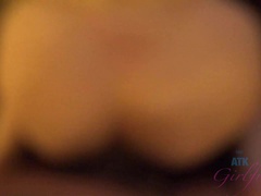 Mamada, Corrida, Penetracion con dedos, Novia, Pajear, Jeans, Fumando, Tetas