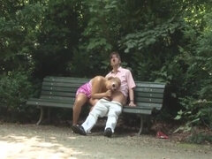 Grote kont, Grote lul, Lul, Reusachtig, Natuurlijk, Tepels, Buiten, Tieten likken