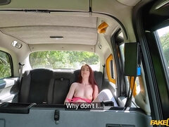 Auto, Ondergoed, Natuurlijke tieten, Roodharige vrouw, Sokken, Alleen, Speelgoed, Vibrator