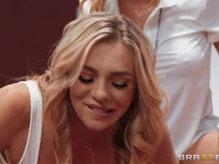 Culo, Chica, Rubia, Penetracion con dedos, Lesbiana, Flaco, Strapon, Tetas