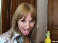 Blonde, Nourriture, Nue, Satin, Solo, Jarretelles, Mouillée