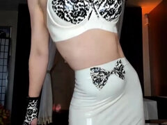 Tussi, Grosse titten, Braunhaarige, Kleid, Fetisch, Latex, Muschi, Rasiert