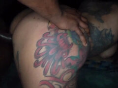 Sucer une bite, Éjaculation interne, En levrette, Hd, Piscine, Criant, Douche, Tatouage