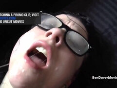 Britisch, Braunhaarige, Kehlenfick, Brille, Arsch lecken, Rasiert, Jungendliche (18+), Gefesselt